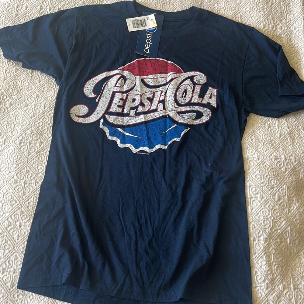 NWT vintage style Pepsi navy T-shirt in size small worn graphic short sleeves